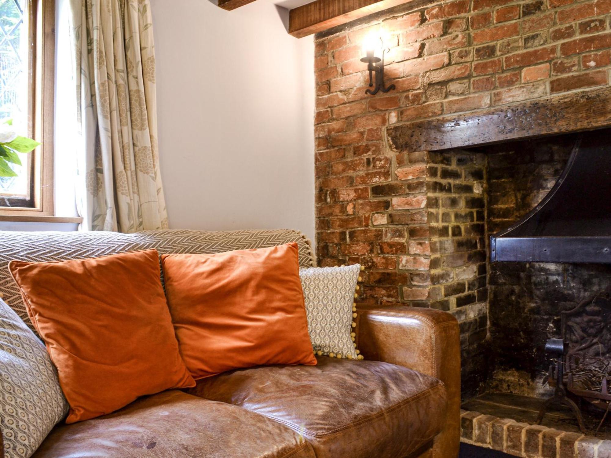 The Old Thatched Cottage Tenterden Exterior photo
